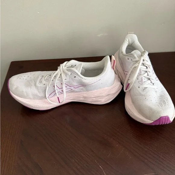 ASICS Nova Blast 4 Running Shoes - Picture 4 of 7